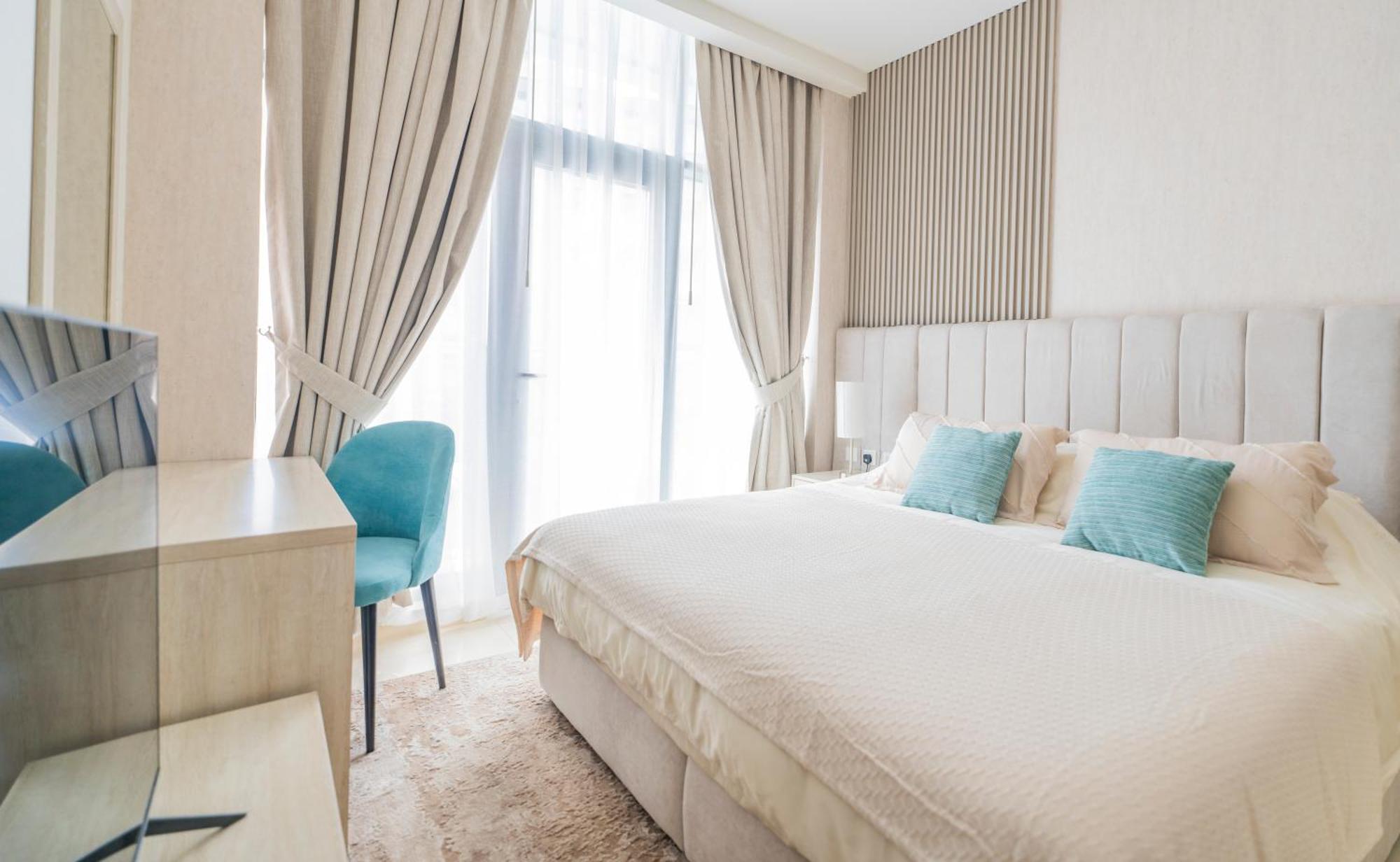 Apartment With Pool And Private Access On Palm Jumeirah Dubai