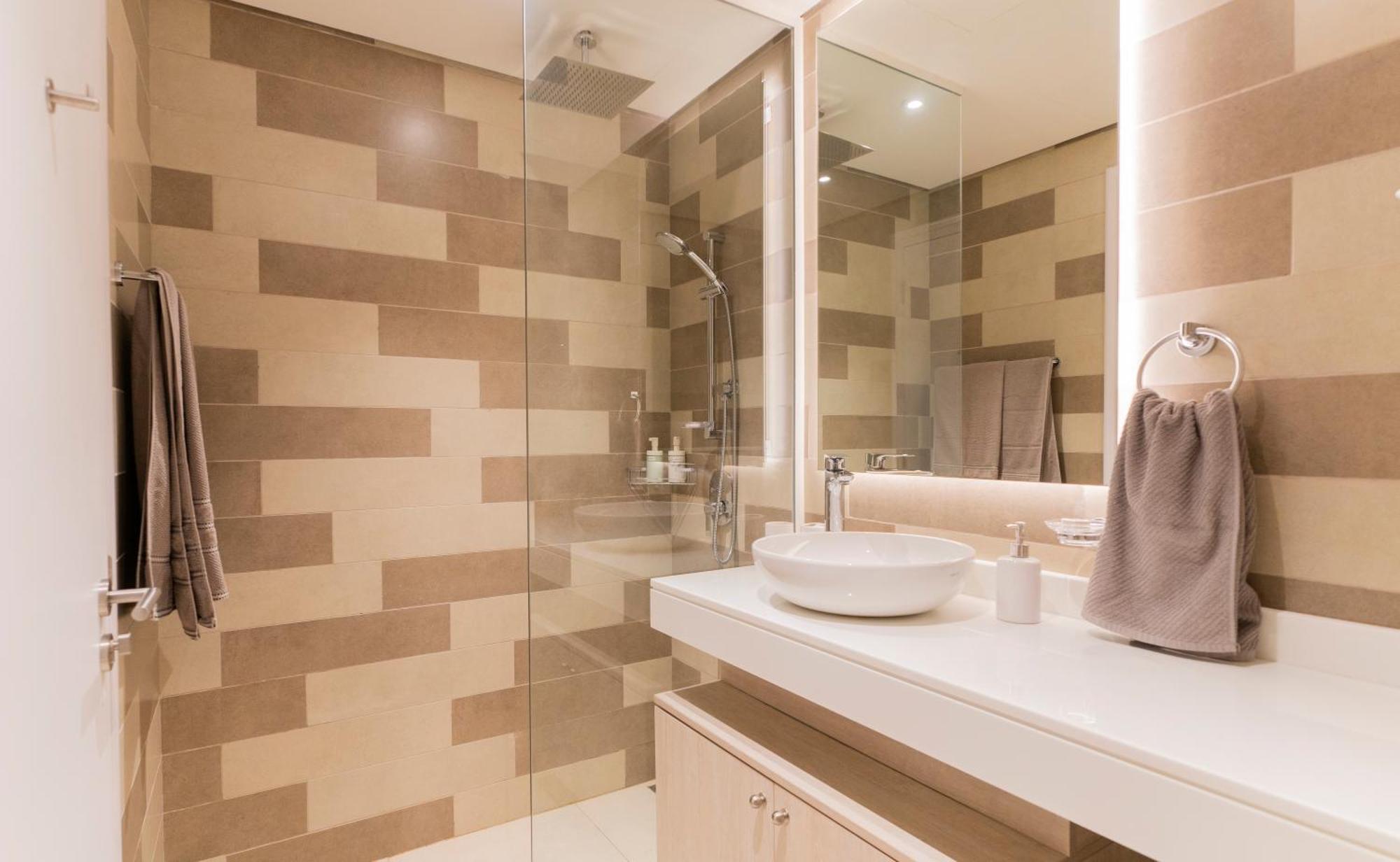 With Pool And Private Access On Palm Jumeirah Dubai